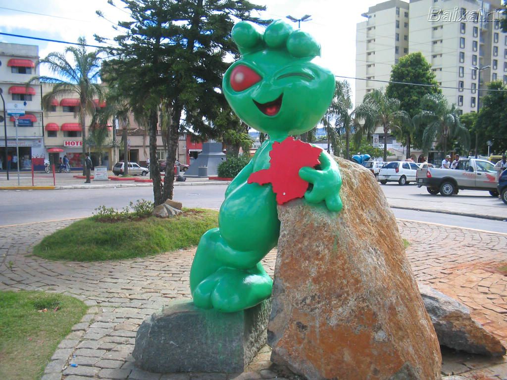 ET de Varginha no Domingo Show
