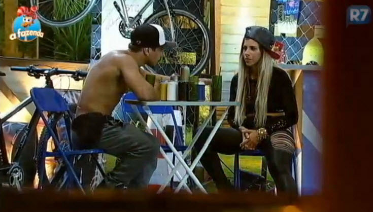 Douglas expulso a fazenda