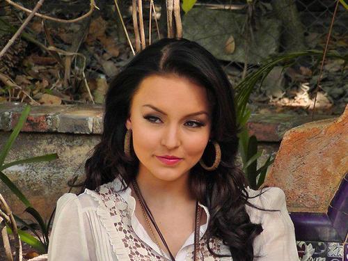 Angelique Boyer movimenta mais de 1 milhão de pessoas no SBT