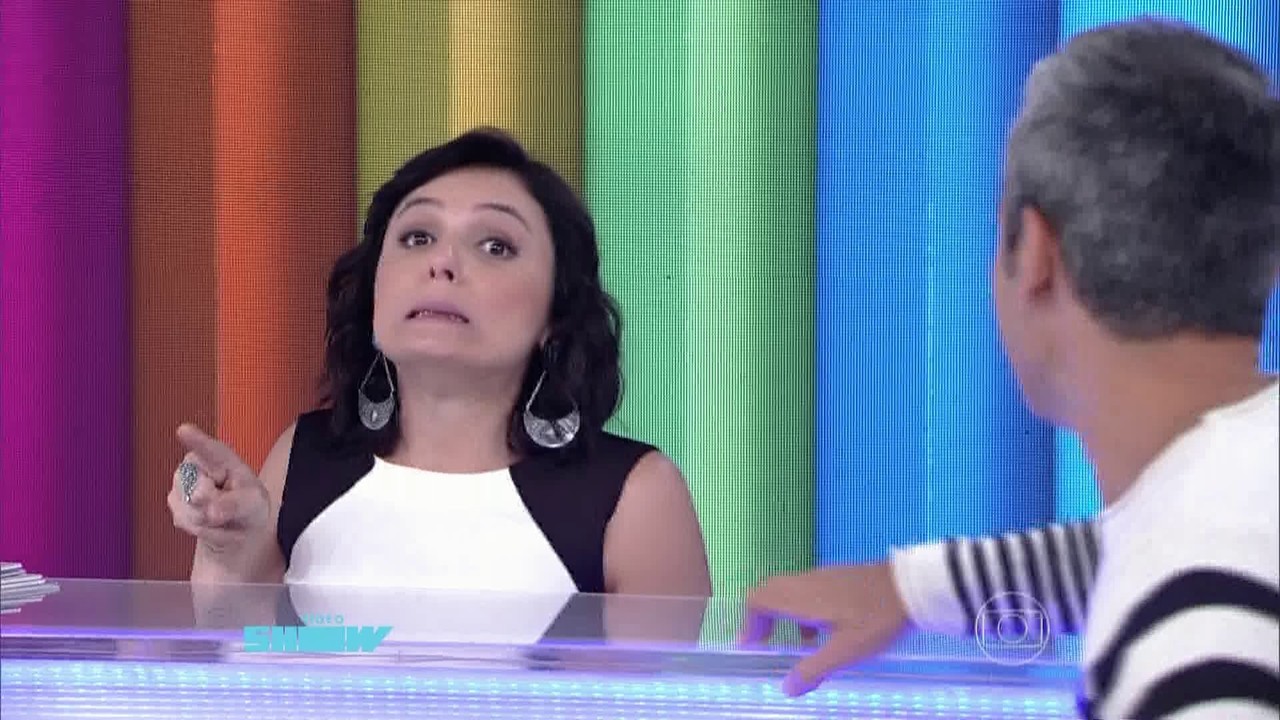 Monica Iozzi volta a causar e critica manchete da GloboNews