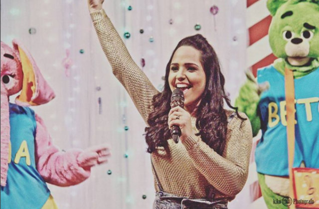 Perlla apresentadora infantil