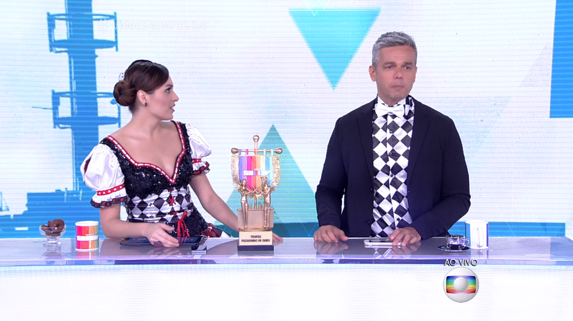 Otaviano Costa sobre Monica Iozzi: 