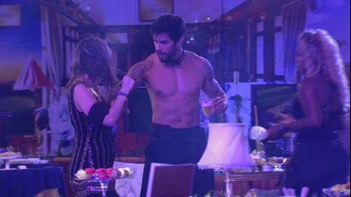 BBB 16 | Irmã de Ana Paula dispara após expulsão: 