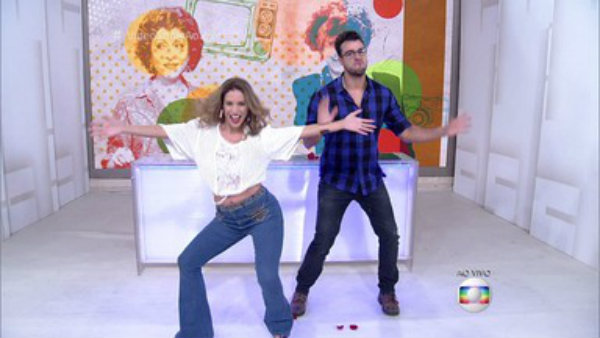 Maíra Charken dança É o Tchan