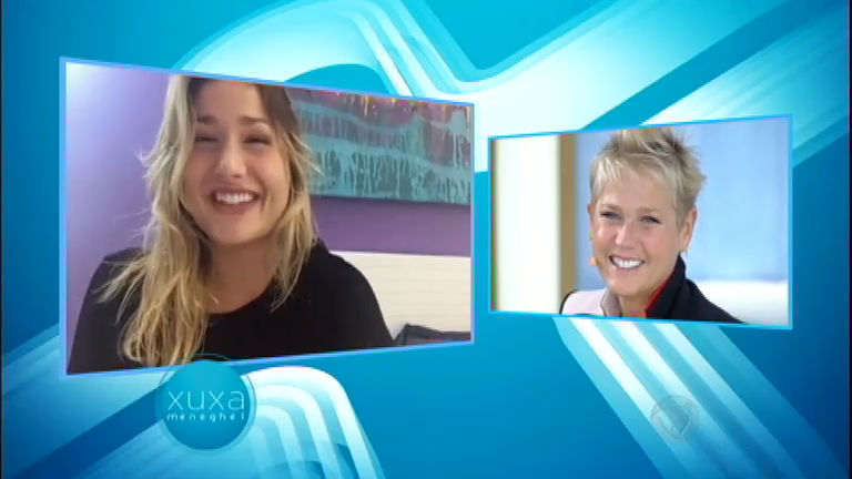 Xuxa se emociona com homenagem de Sasha
