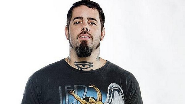 Cantor Tico Santa Cruz é expulso de avião