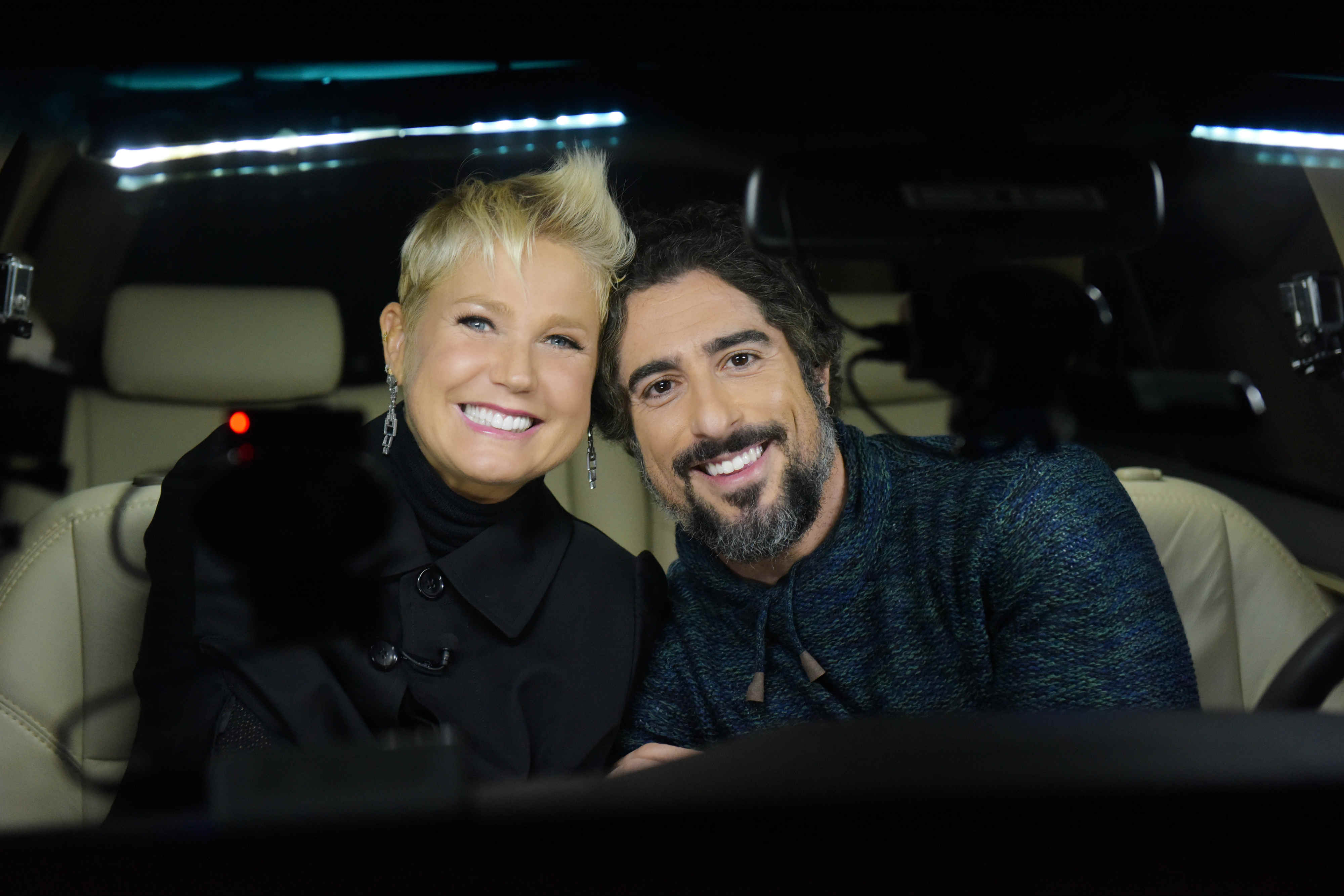 Xuxa Carona com Mion no Legendários