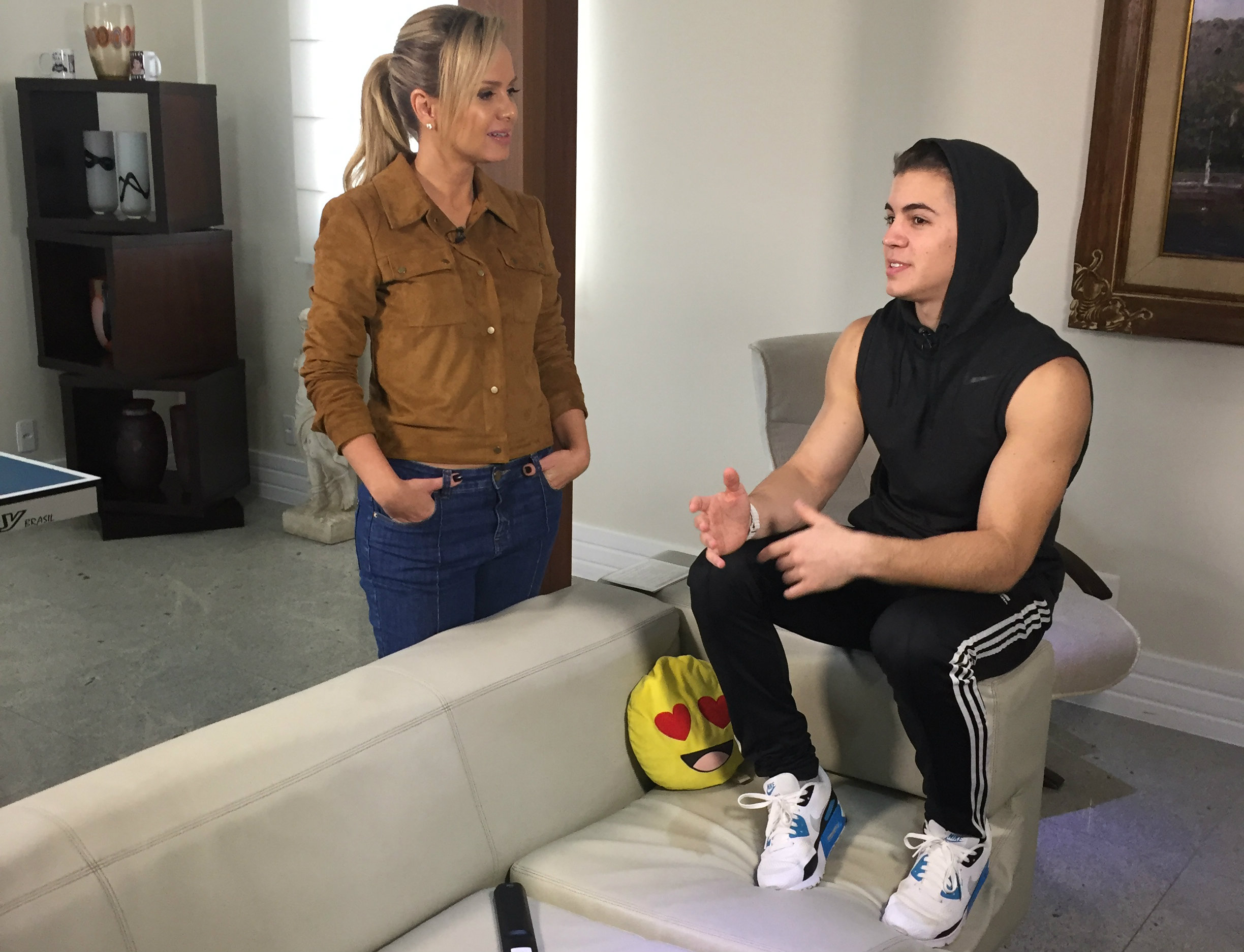 Eliana e Mc Biel