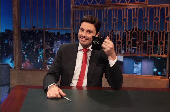 Danilo Gentili ganha homenagem no SBT Interior