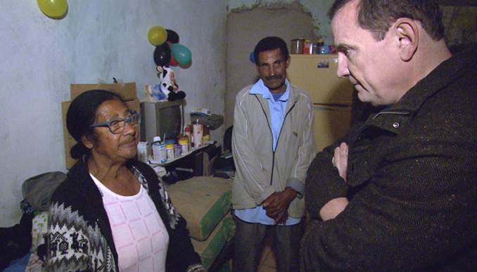 Roberto Cabrini volta às ruas de São Paulo para acompanhar os moradores de rua