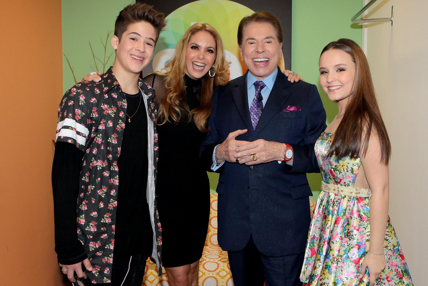 Silvio Santos com Lucero, Larissa Manoela e João Guilherme