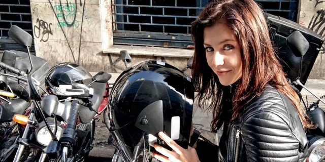 A Garota da Moto faz sucesso no SBT