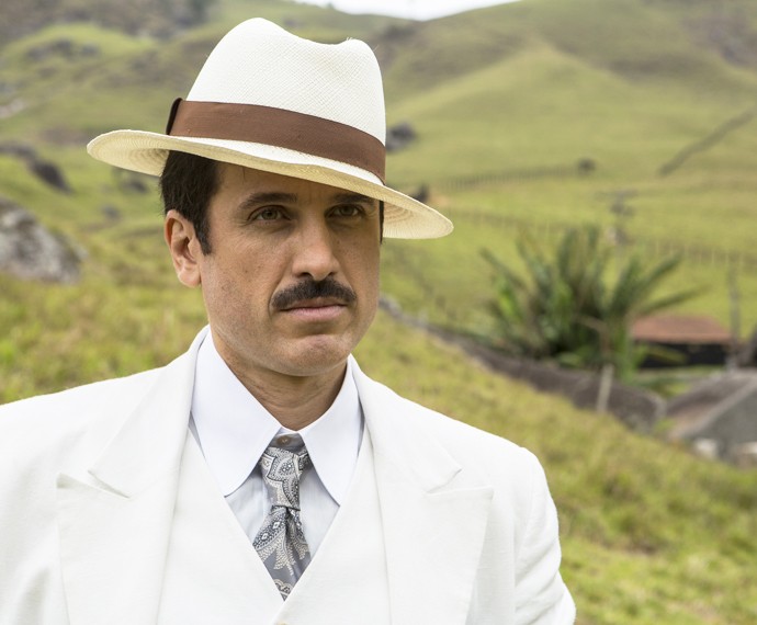 Ernesto (Eriberto Leão)