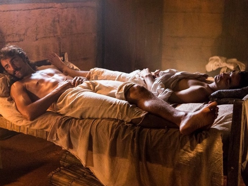 Ricardo Pereira e Caio Blat protagonizam cena de sexo gay