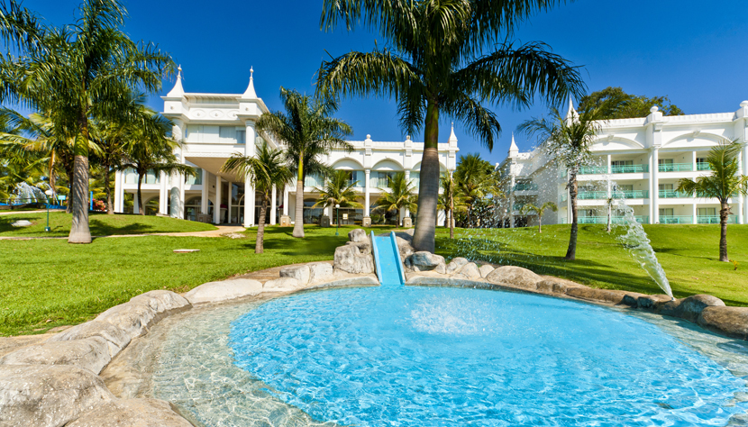 Resort onde estão confinados os participantes do X Factor Brasil