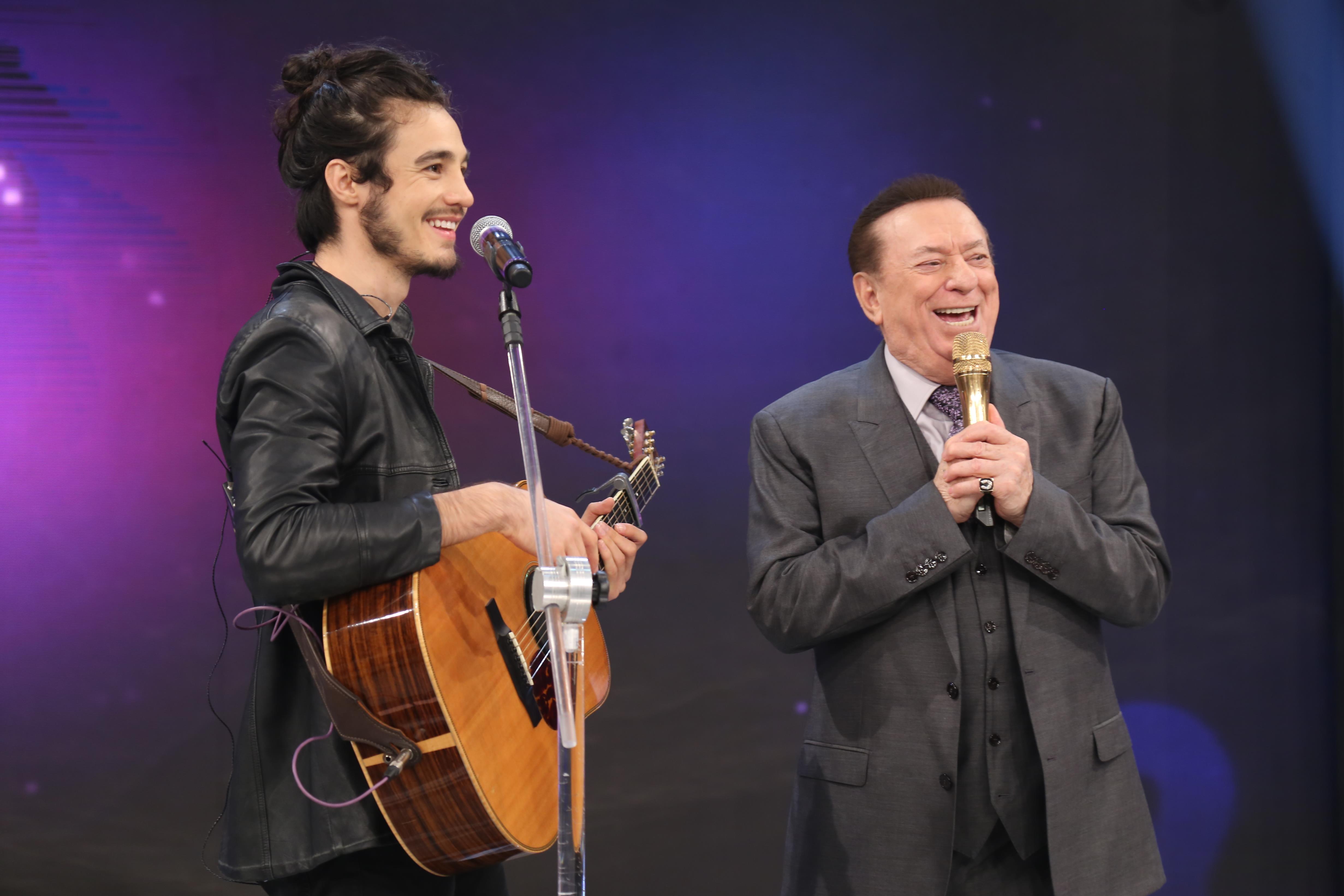 Tiago Iorc no Raul Gil