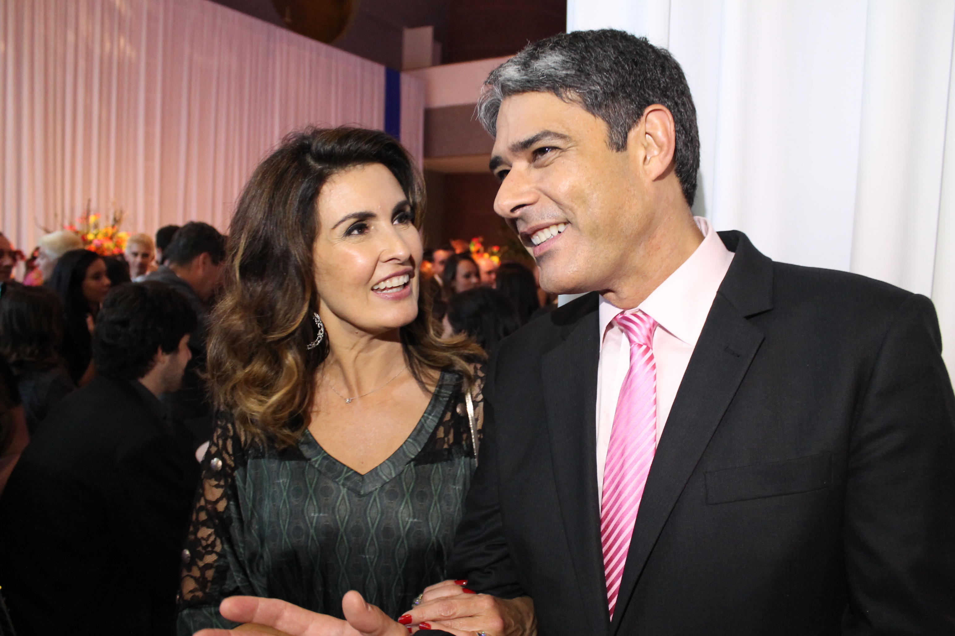 William Bonner acompanha apresentação de dança de Fátima Bernardes; assista