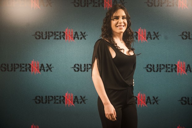 Atriz esconde se será transexual em série