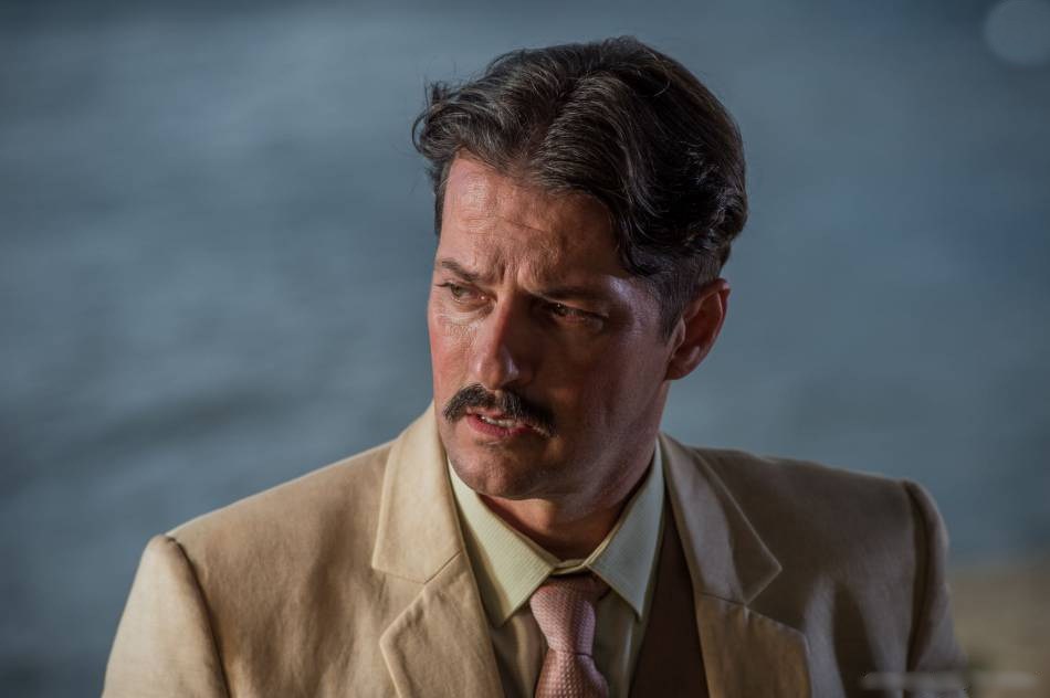 Carlos Eduardo (Marcelo Serrado), o grande vilão de Velho Chico