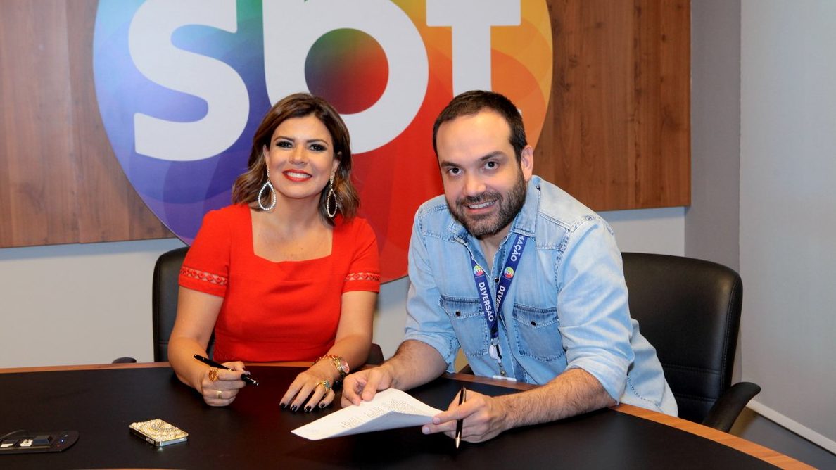 ''Era meu maior sonho'', revela Mara Maravilha ao ser contratada para o Fofocando
