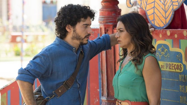 Martim declara seu amor por Beatriz antes de morrer em Velho Chico