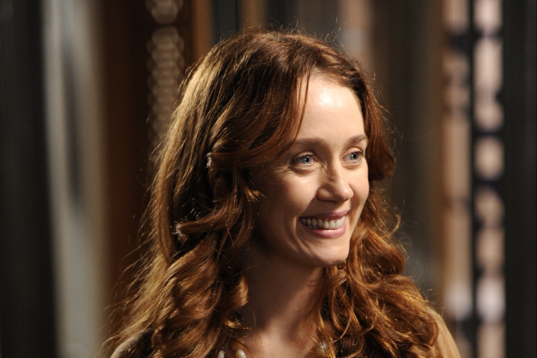 Camila Morgado vive uma personagem que vive o drama do alcoolismo