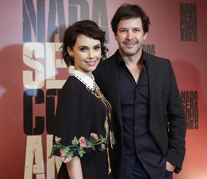 Murilo Benício dispensa beijo técnico em Débora Falabella na série Nada será como Antes