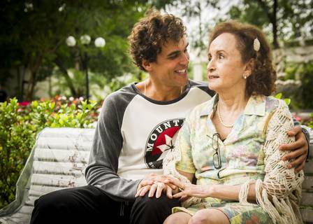 Depois de pedir emprego no Facebook, Joana Fomm já tem dia para estrear em Malhação