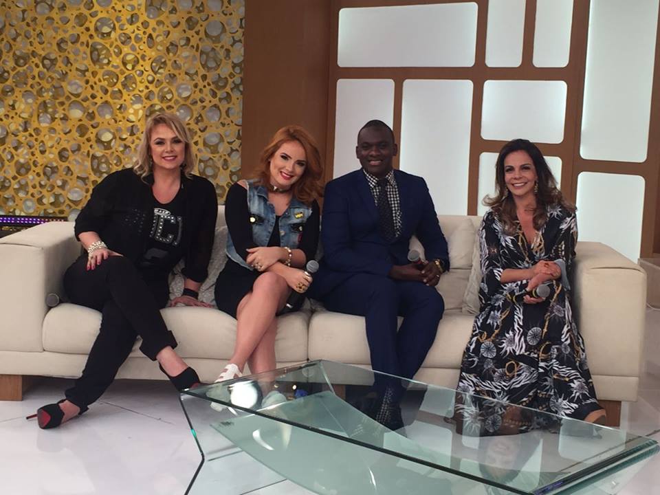 Famosos falam de conversão evangélica no Superpop e geram polêmica