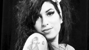 Morte da cantora aos 27 anos chocou o mundo
