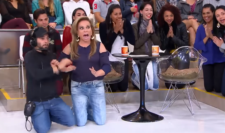 Christina Rocha fica surpresa com convidada