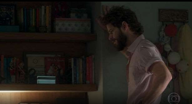 Livro de 2007 aparece em novela ambientada em 1995