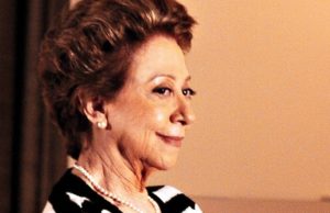Bia Falcão (Fernanda Montenegro), de Belíssima, também fingiu a própria morte