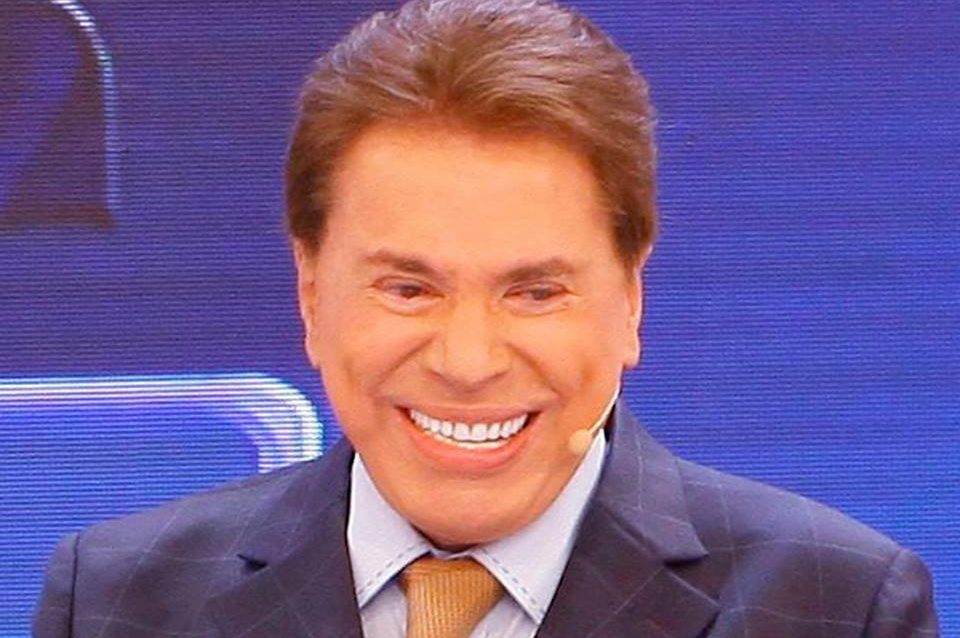 No dia do aniversário Silvio Santos visita sua exposição