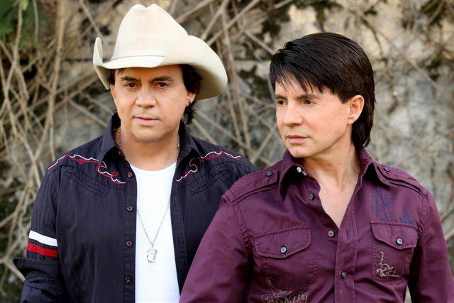 Chitãozinho e Xororó serão portagonista de série no SBT