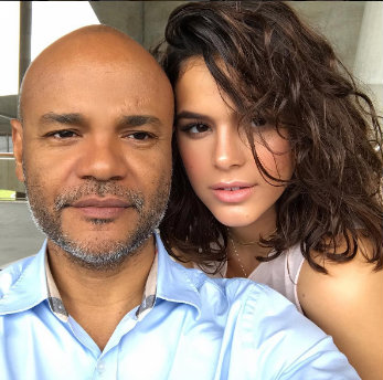 Maquiador Ale de Souza com Bruna Marquezine: make que inspira a gente! (Reprodução/Instagram)