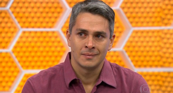 Ivan Moré não segurou as lágrimas e chorou no Globo Esporte (Reprodução/Globo)