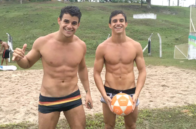 Antonio e Manoel já ficaram com a mesma menina na balada (Reprodução/Instagram)