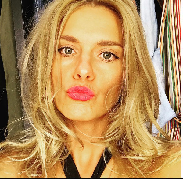 Carolina Dieckmann é uma forte referência quando se fala em loiro matizado. O tom dos seus cabelos é top!