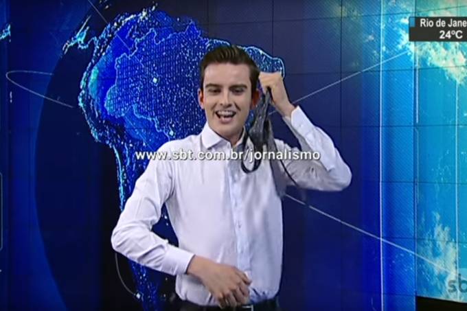 Dudu Camargo fazendo striptease (Reprodução)