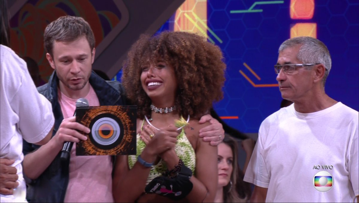 Gabriela deixa a casa do BBB 17