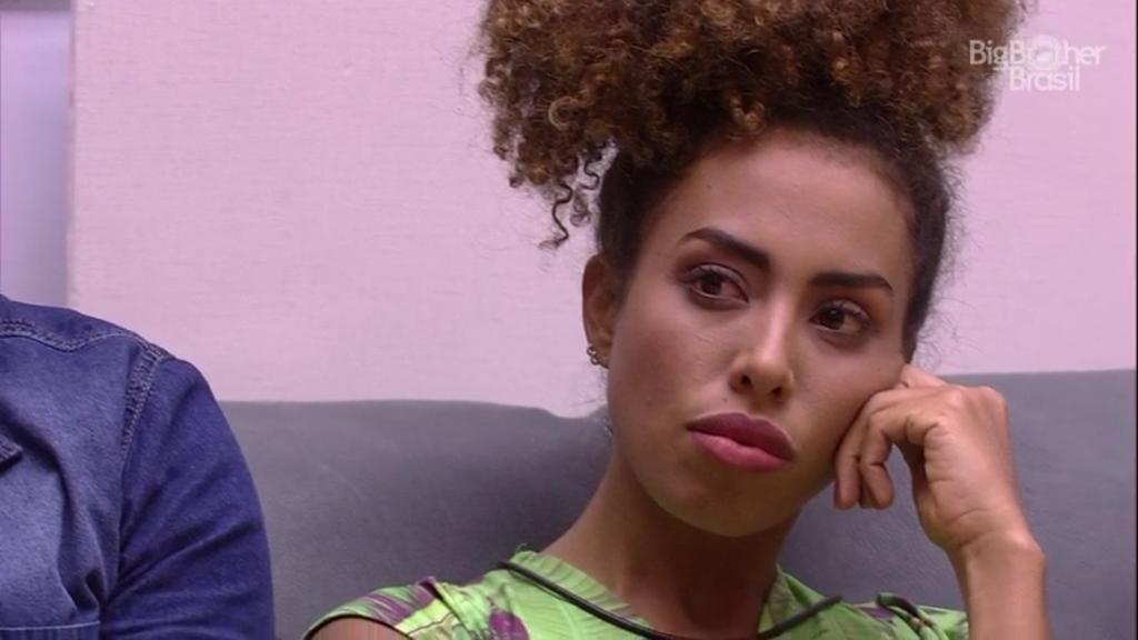 Gabriela faz cara de poucos amigos no BBB 17
