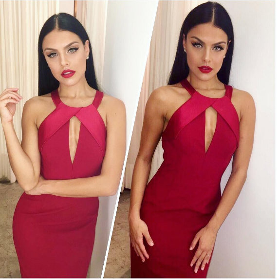 Paloma Bernardi usou um vestido justo vermelho no Prêmio Multishow 2016.
