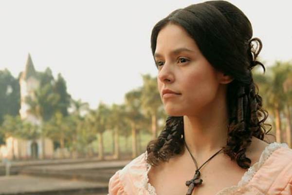 Escrava Isaura será reprisada pela Record (Reprodução)