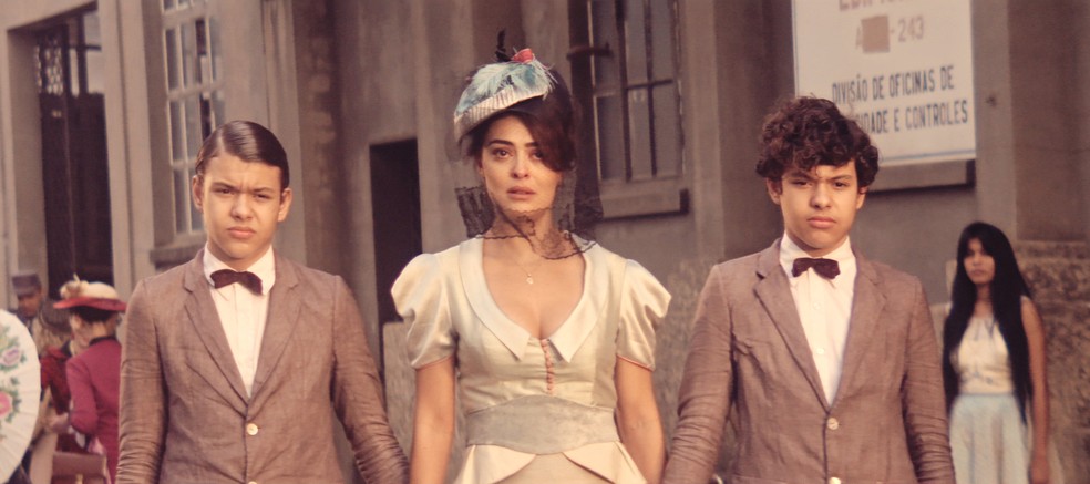 Yaqub (Lorenzo Rocha), Zana (Juliana Paes) e Omar (Enrico Rocha) (Divulgação/ TV Globo)
