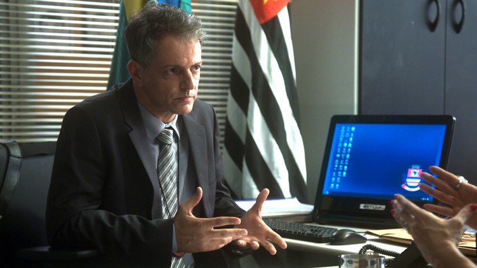 Delegado de A Lei do Amor desabafa sobre vídeos de nudez que recebe: 