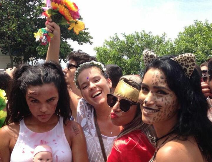 Giovana Cordeiro e amigas (Arquivo Pessoal)