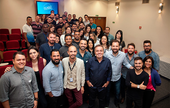 Gugu Liberato e equipe (Edu Moraes/RecordTV)