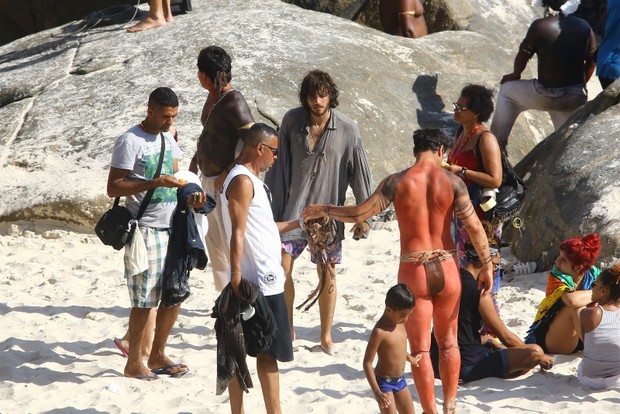 Chay Suede em gravação de Novo Mundo