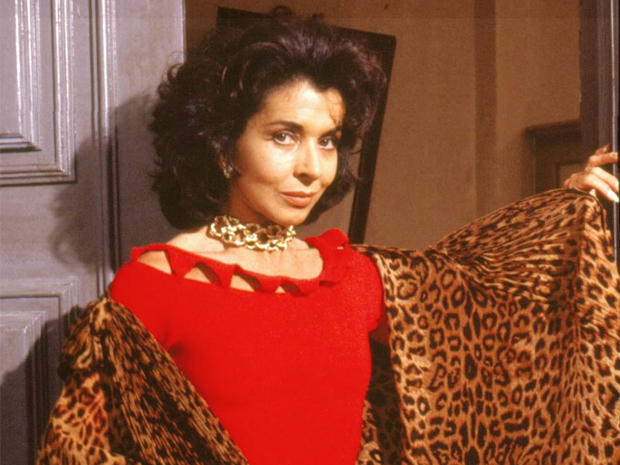 Protagonizada por Betty Faria, a trama conquistou o Brasil por conta de seus personagens, costumes, bordões, figurinos e trilha sonora. (Divulgação)